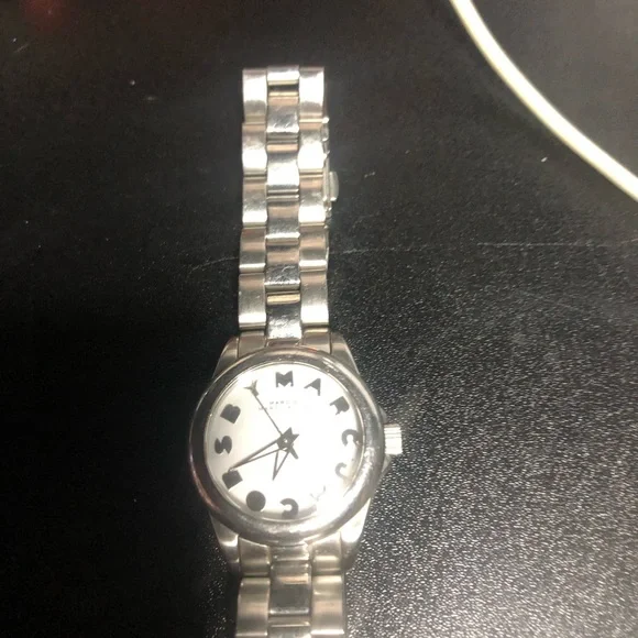 Marc Jacobs | Wearables | Marc Jacobs Silver Smartwatch  display picture 1